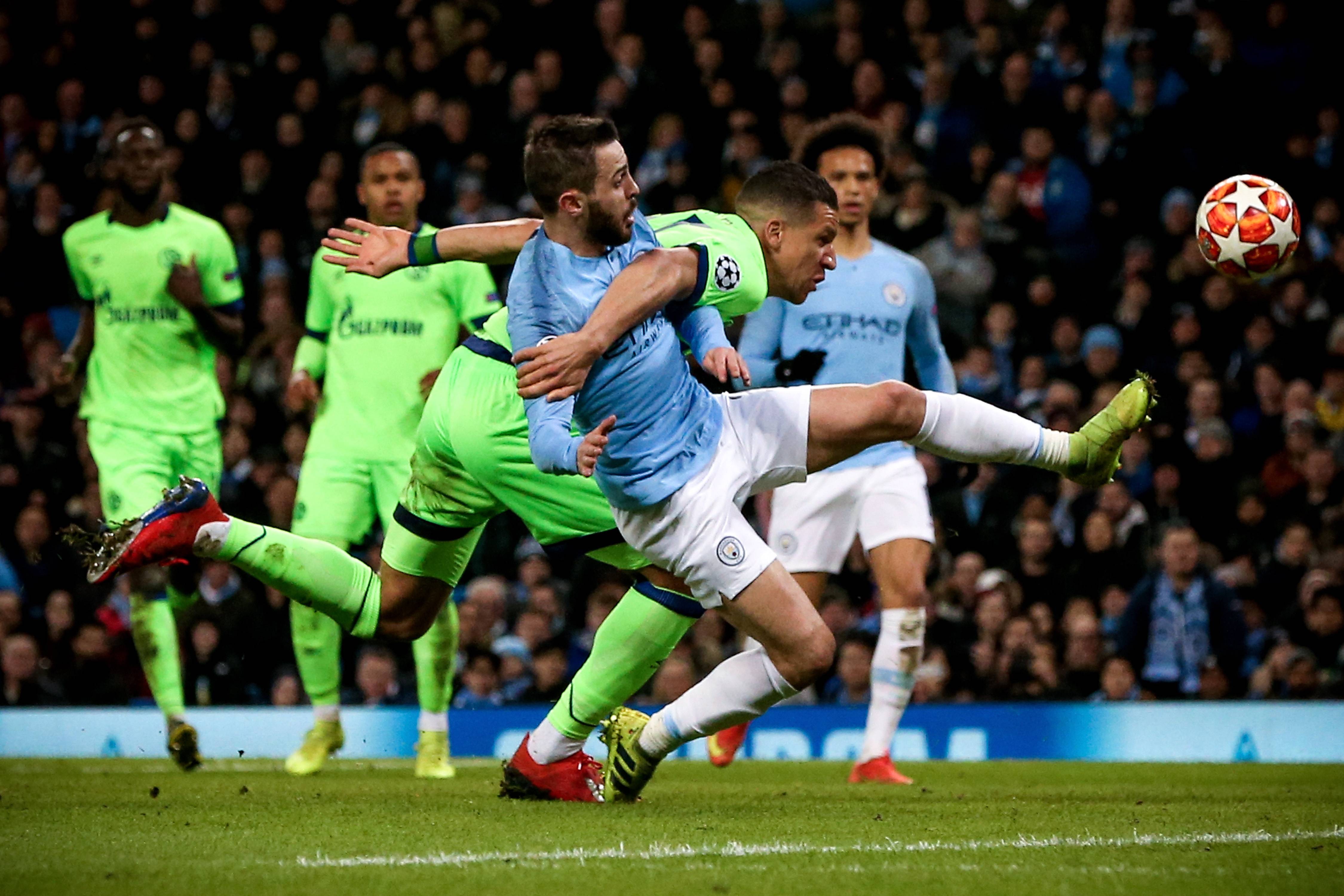 关于曼城主场大捷，横扫对手晋级赛场的信息