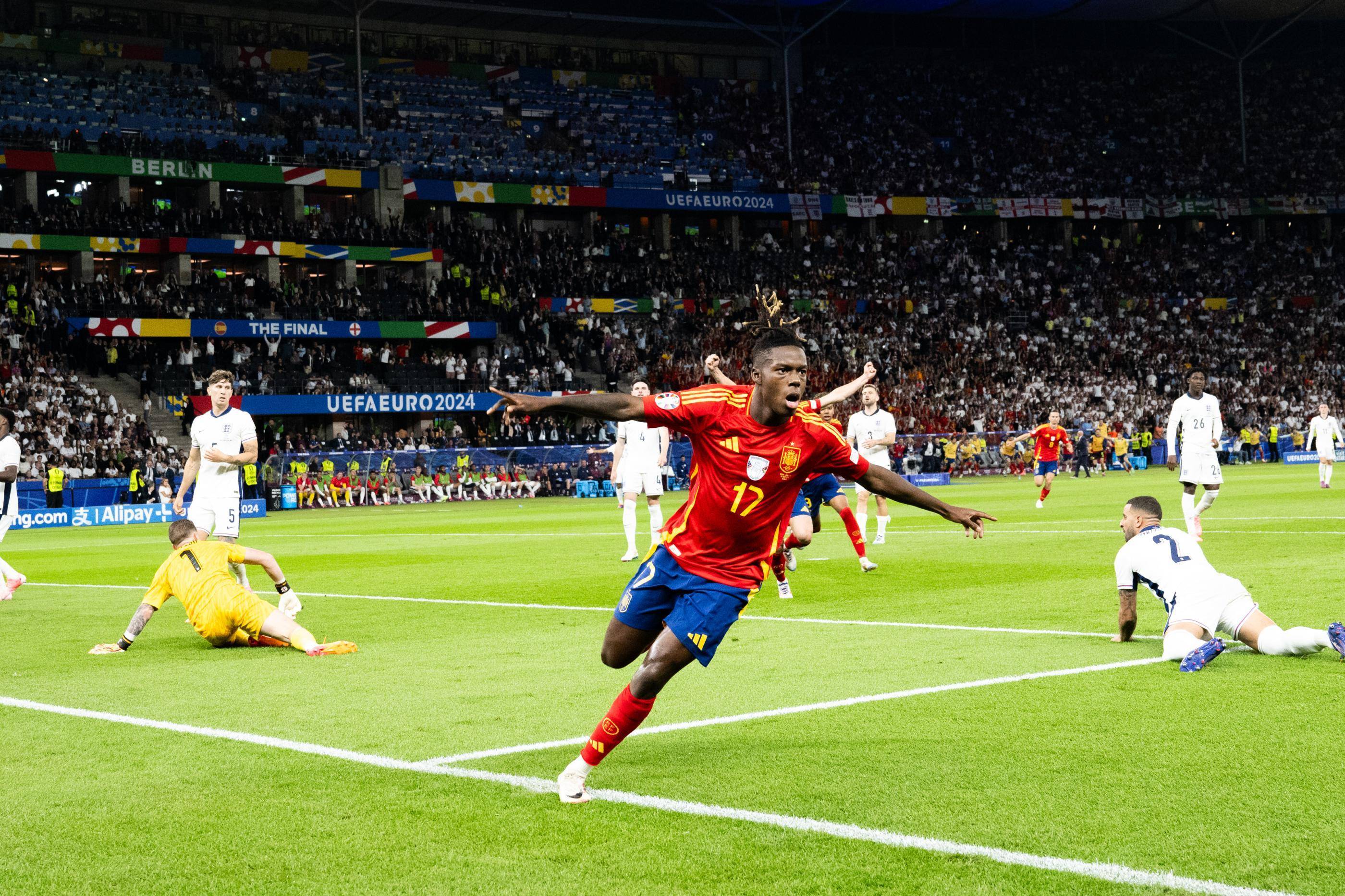 关于西班牙英格兰大战,伊斯科带领球队胜利的信息 关于西班牙英格兰大战,伊斯科带领球队胜利的信息