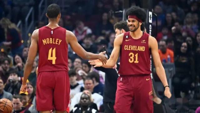 星空体育官网登录网址-关于雄鹿队主场迎战篮网队，力争取胜的信息