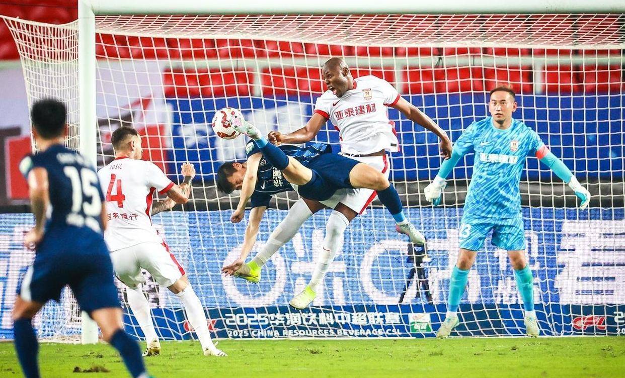 柏林联队客场逼平对手,表现稳定 柏林联队客场逼平对手,表现稳定