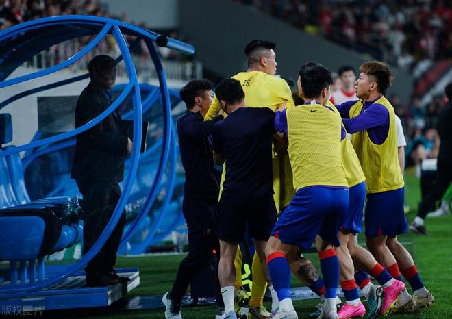 比赛中果然有人异常，违规判罚