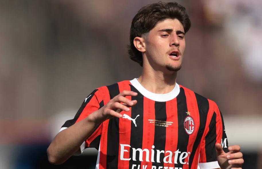 AC米兰青训大放异彩,领先对手的简单介绍 AC米兰青训大放异彩,领先对手的简单介绍