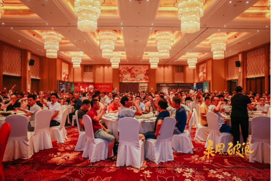 包含豪门球队在锦标赛中乘风破浪,表现非凡的词条 包含豪门球队在锦标赛中乘风破浪,表现非凡的词条