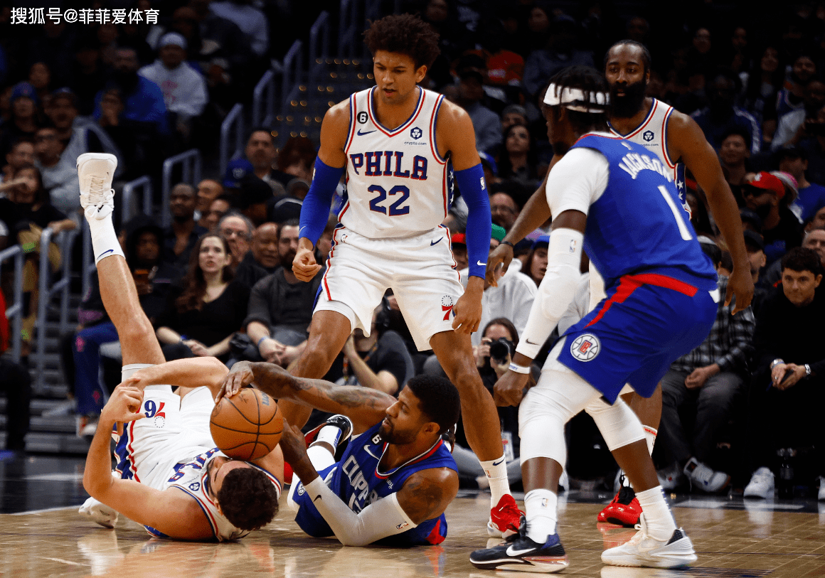 星空体育培训-阿尔拉维斯客场告捷，客场战术有所突破