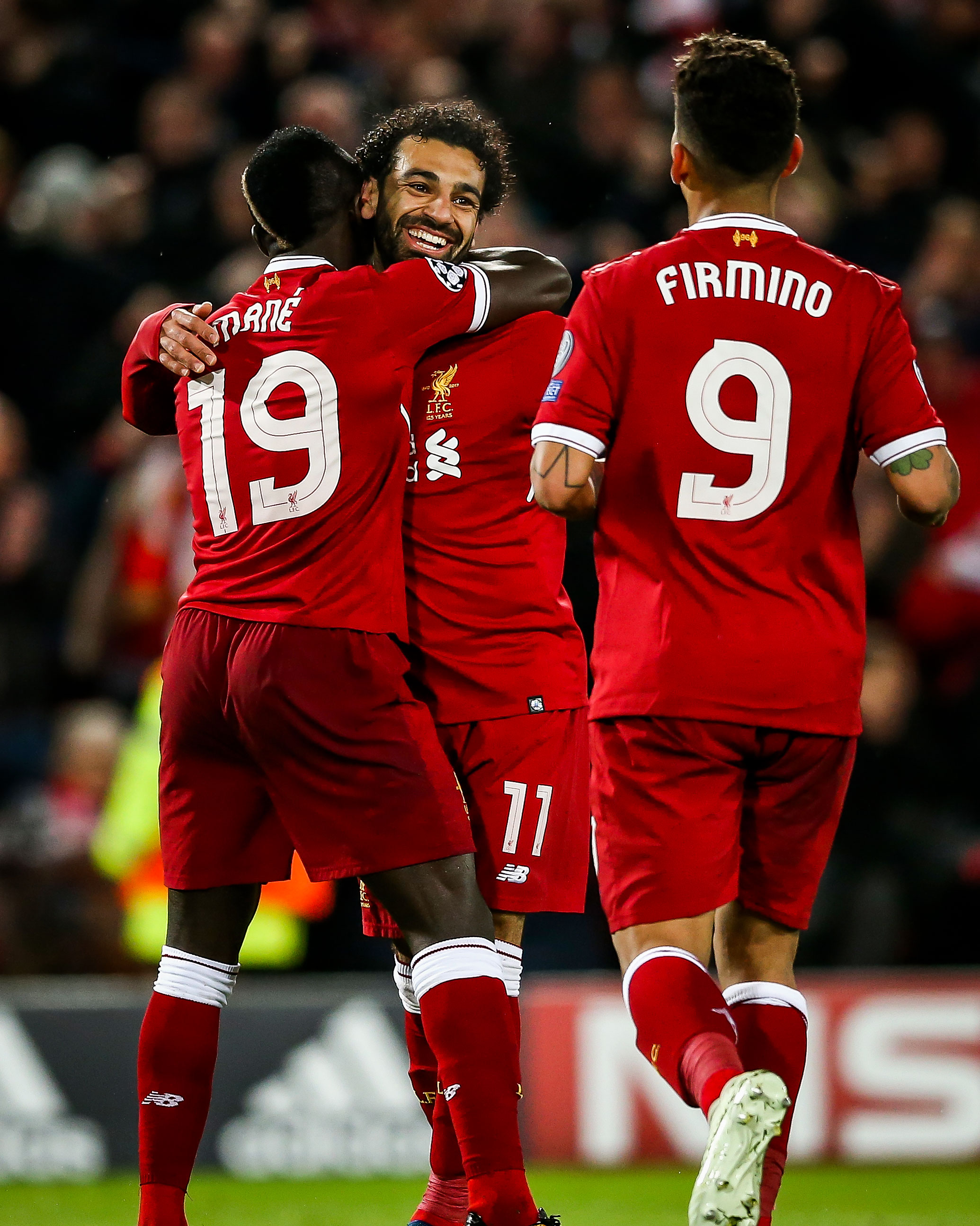 包含欧洲足坛顶尖球队交战,技战术碰撞擦出火花的词条 包含欧洲足坛顶尖球队交战,技战术碰撞擦出火花的词条