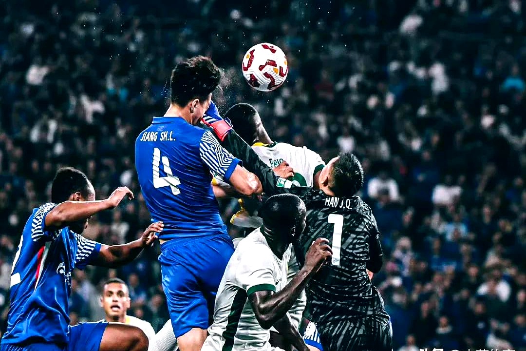 包含欧洲足坛顶尖球队交战,技战术碰撞擦出火花的词条 包含欧洲足坛顶尖球队交战,技战术碰撞擦出火花的词条