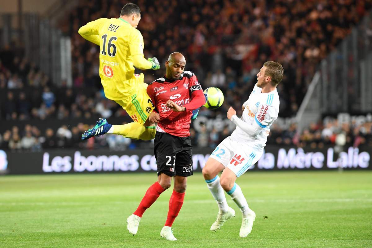 包含蒙彼利埃客场击败斯特拉斯堡，保持连胜纪录的词条