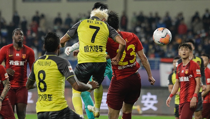 星空体育入口-天津泰达客场惨遭深圳佳兆业逆转，表现失色