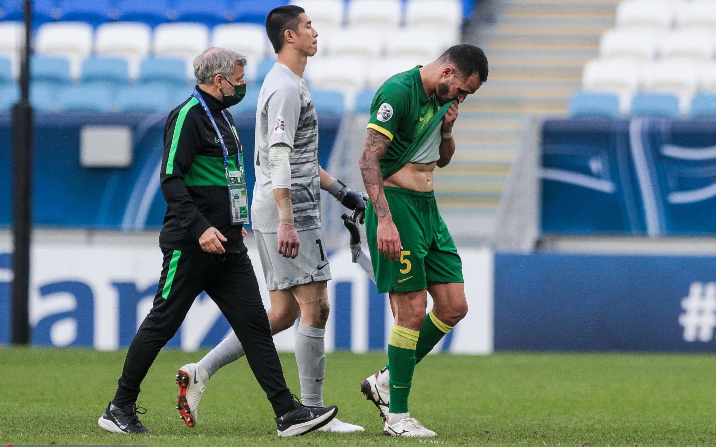 埃克拉特犯规攻门茹昂-法甲 埃克拉特犯规攻门茹昂-法甲