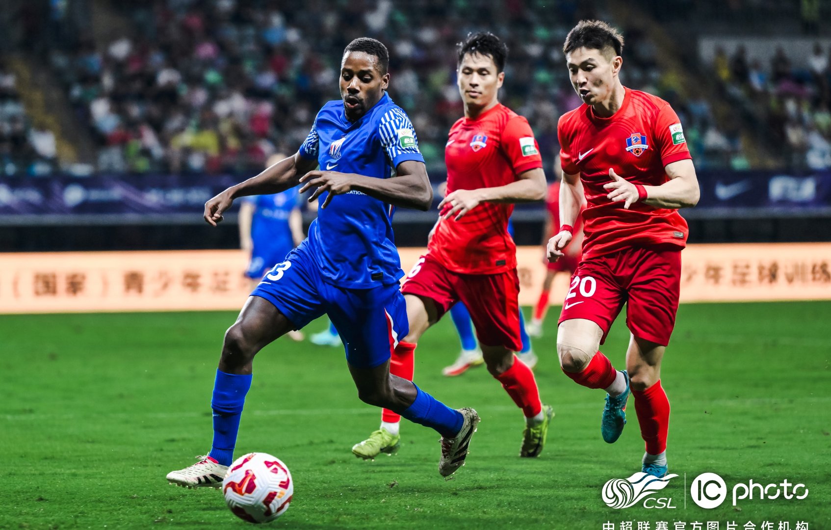 疫情加剧足球赛事举办方的经济困难 疫情加剧足球赛事举办方的经济困难