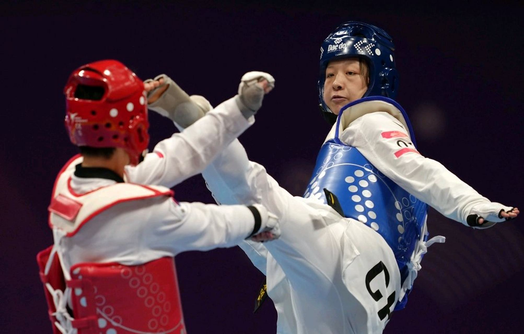 星空体育培训-女子跆拳道比赛中黑马夺冠，逆袭惊艳！